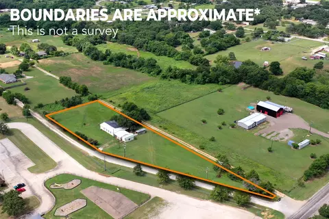 92 Spur Ln, Gainesville, TX 76240