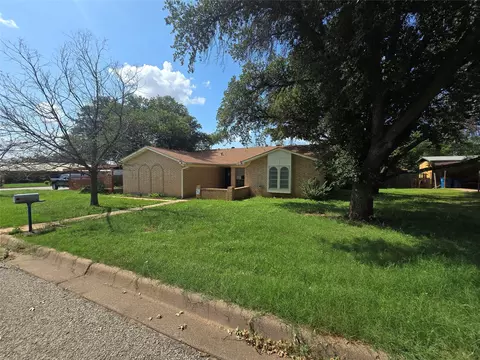 104 Sage Dr, Breckenridge, TX 76424