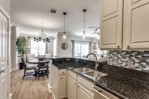 3320 Camp Bowie Blvd #1201, Fort Worth, TX 76107