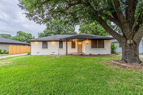 608 Laurel St, Lancaster, TX 75134