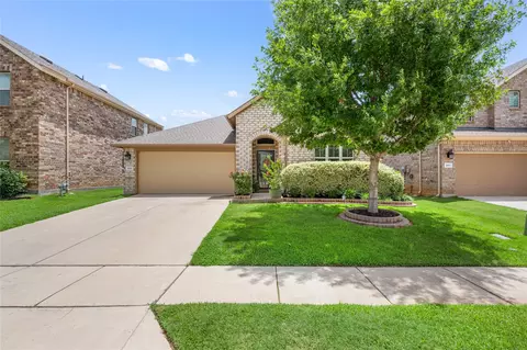 1921 Highlander Ct, Fort Worth, TX 76120