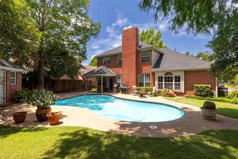 1304 Hillary Ln, Arlington, TX 76012