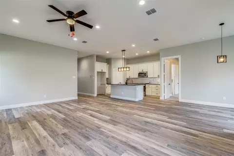8219 Elam Rd, Dallas, TX 75217