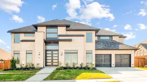 10449 Gray Hills Dr, Fort Worth, TX 76126