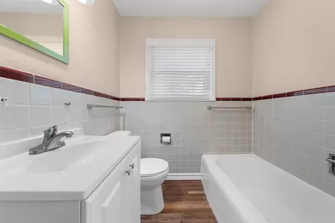 Bath - 3400 Lyle Ave, Waco, TX 76708 photo 3 of 3