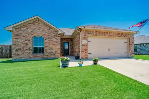2901 Emma Ln, Mabank, TX 75147