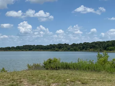348 Buffalo Dr, Comanche, TX 76442 photo 2