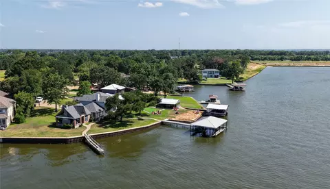 2213 N Wind Dr, Kemp, TX 75143