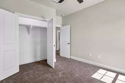 Bedroom - 1001 Mallard Dr, Lindale, TX 75771 photo 6 of 7