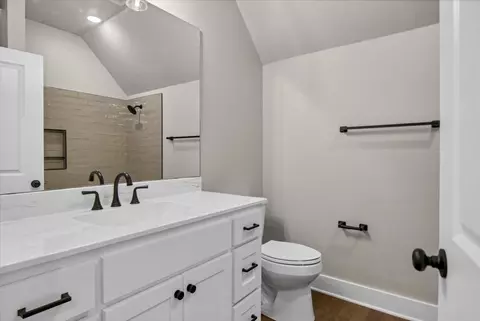 Bath - 1001 Mallard Dr, Lindale, TX 75771 photo 5 of 5