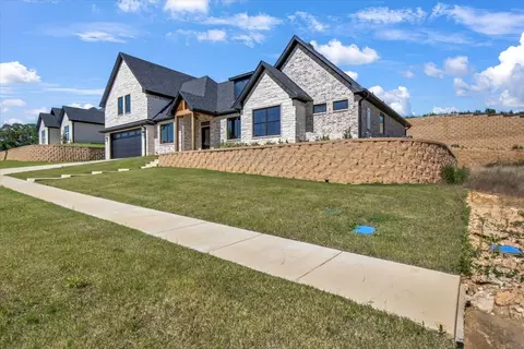 1001 Mallard Dr, Lindale, TX 75771