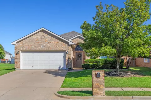 1016 Vista View Dr, Burleson, TX 76028
