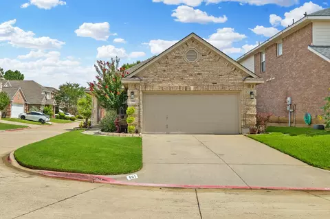 Exterior - 501 Saddle Dr, Euless, TX 76039 photo 2 of 8