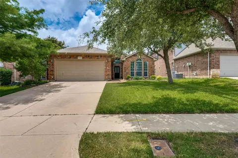 9605 Courtright Dr, Fort Worth, TX 76177