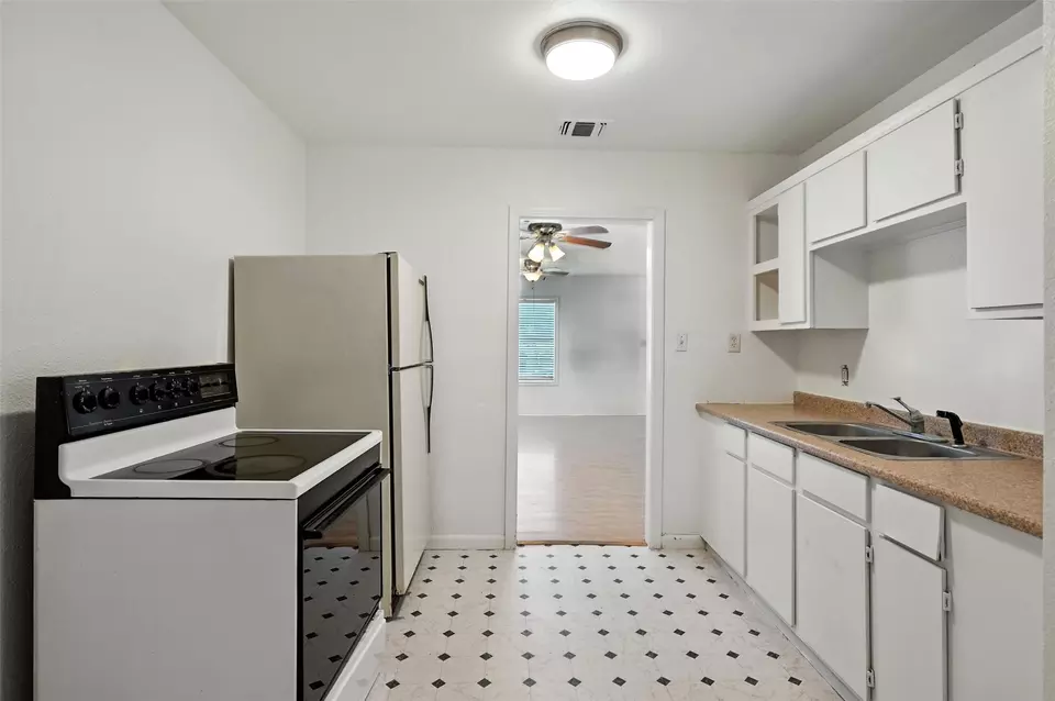 Kitchen - 3917 Lisbon St, Fort Worth, TX 76107 photo 1 of 2