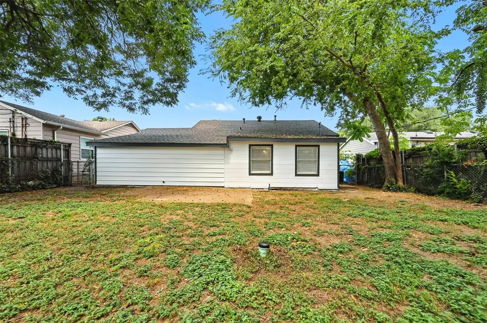 Exterior - 3917 Lisbon St, Fort Worth, TX 76107 photo 6 of 6