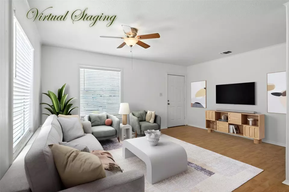 Living - 3917 Lisbon St, Fort Worth, TX 76107 photo 1 of 4