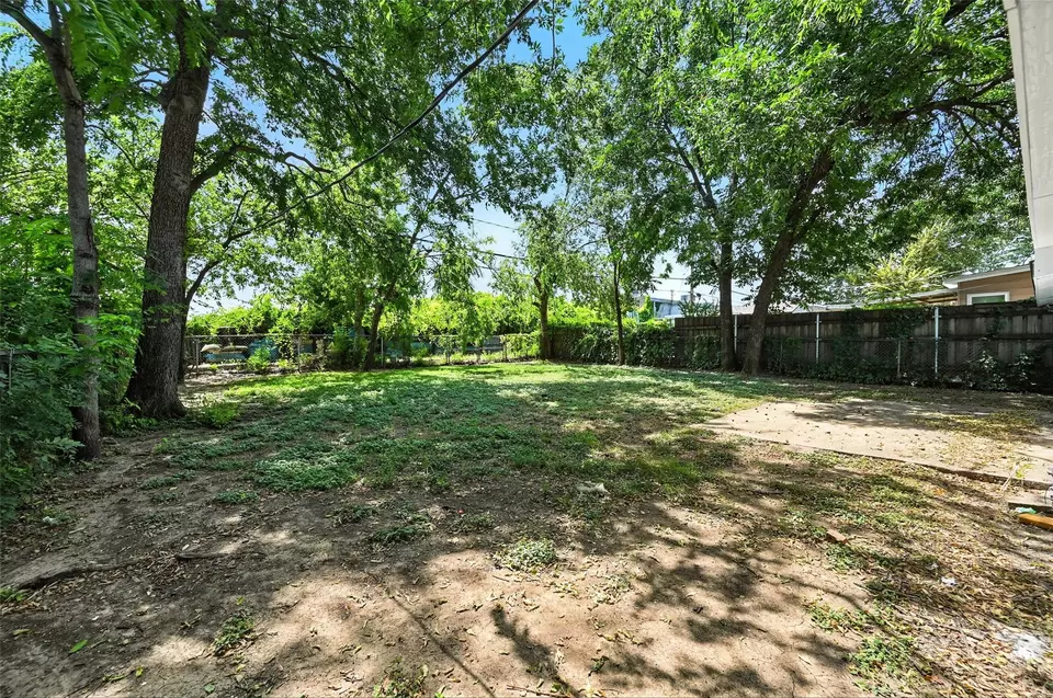 Exterior - 3917 Lisbon St, Fort Worth, TX 76107 photo 4 of 6