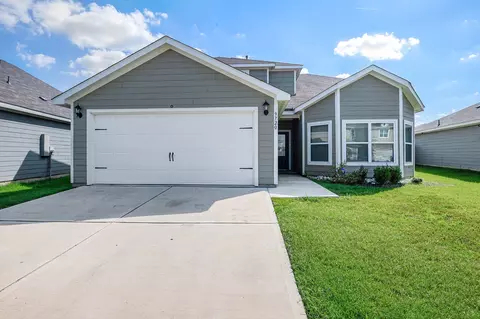 9720 Sierra Grande Dr, Fort Worth, TX 76140