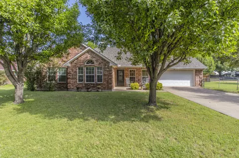 107 Big Bend Blvd, Waxahachie, TX 75165
