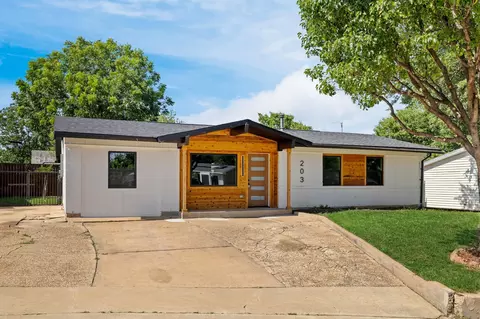 203 E Wanda Dr, Garland, TX 75040