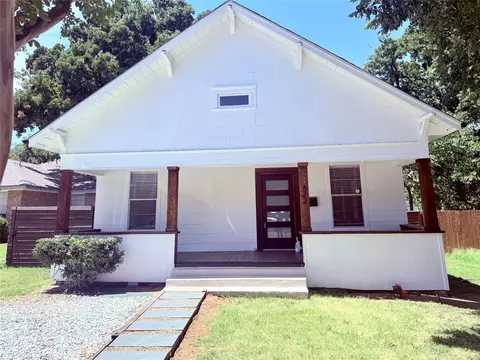 422 N Elm St, Arlington, TX 76011