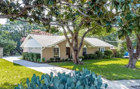 421 Valley Glen Pl, Richardson, TX 75080