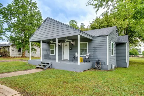 307 Commerce St W, Honey Grove, TX 75446
