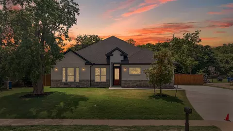 119 Windwood Dr, Desoto, TX 75115