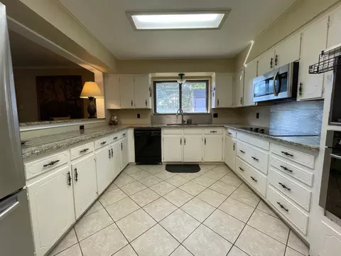 2908 Lakewood Dr, Denton, TX 76207