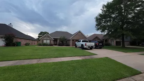 1705 Wales Ln, Bossier City, LA 71111