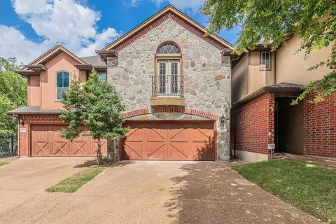 260 Corinna Ct, Hurst, TX 76053