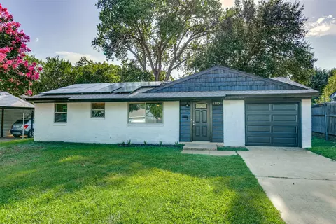 1203 Aransas Dr, Euless, TX 76039