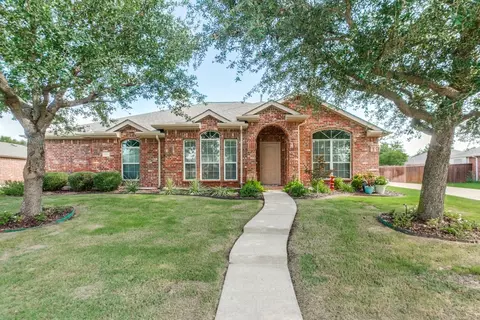 221 Roy Rogers Ln, Murphy, TX 75094