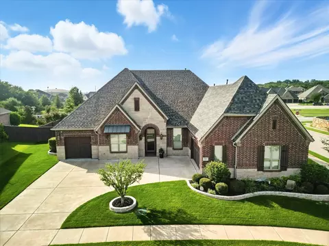 10883 Smoky Oak Trl, Argyle, TX 76226