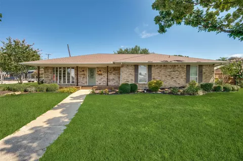 1601 Valleycrest Ln, Carrollton, TX 75006