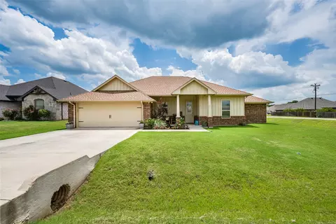3200 White Horse Dr, Granbury, TX 76049