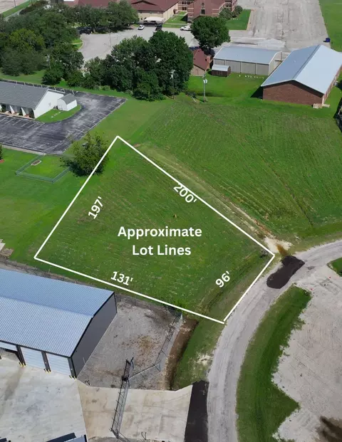 5909 Walnut Creek Cir, Granbury, TX 76049