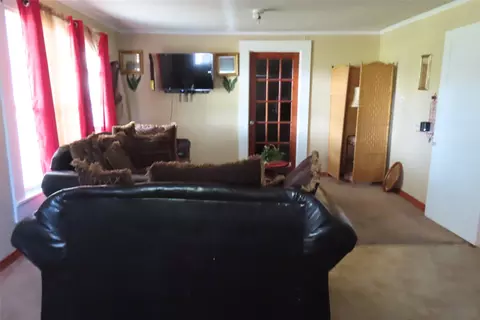 Living - 206 11th St NE, Springhill, LA 71075 photo 1 of 1