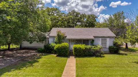 813 Hanover St, Weatherford, TX 76086