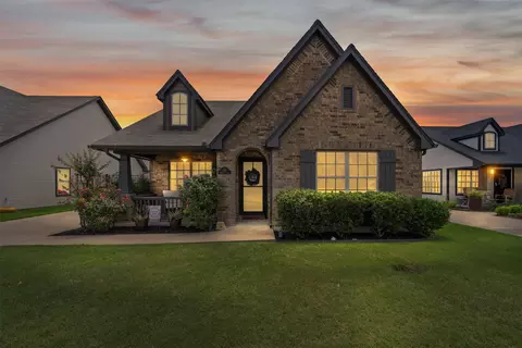 241 Tinker Trl, Burleson, TX 76028