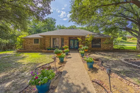 216 Willow Ridge Rd, Fort Worth, TX 76103