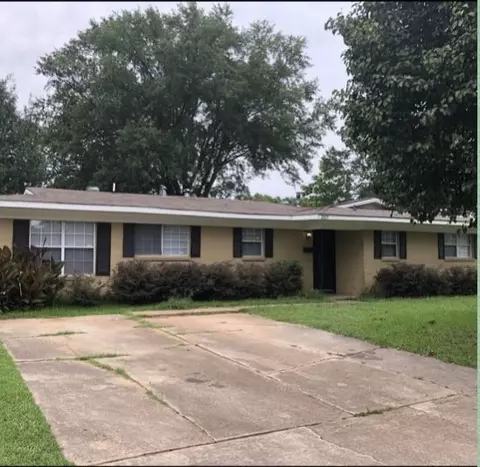 2617 Northside Dr, Bossier City, LA 71111