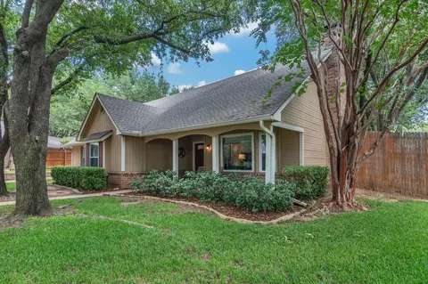 2101 Riverforest Ct, Arlington, TX 76017