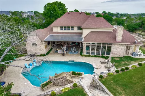 409 Oak Bluff Ct, Fort Worth, TX 76108