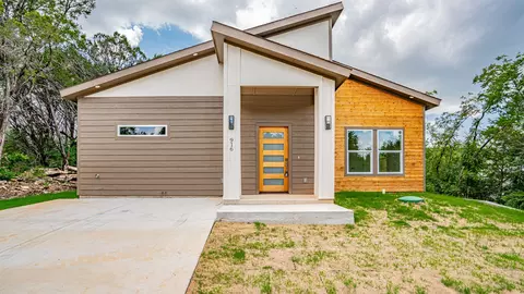 916 Colorado River Dr, Granbury, TX 76048