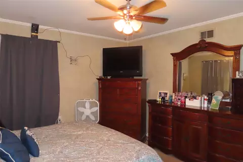 Bedroom - 407 8th St SE, Springhill, LA 71075 photo 2 of 3