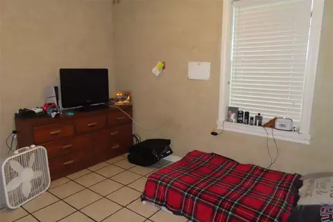 Bedroom - 407 8th St SE, Springhill, LA 71075 photo 3 of 3