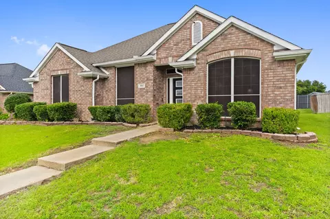 Exterior - 902 Sea Shell Dr, Mesquite, TX 75149 photo 3 of 6