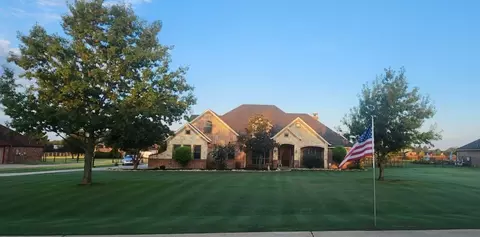 221 Magnolia Dr, Waxahachie, TX 75165